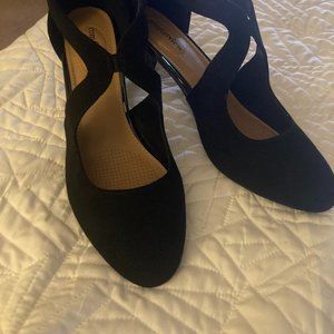 Comfortview black suede shoe, almost like new!